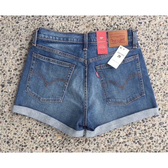 Levi’s High Rise Wedgie Denim Shorts - Picture 4 of 6